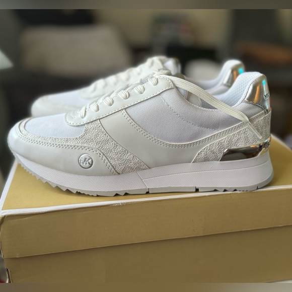 Michael Kors Women's Andi Trainer Sneakers Size 7- New in Box - Picture 2 of 13